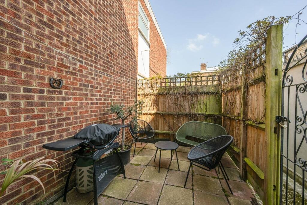 WhatsApp Image 2025-06-09 at 22.02.31